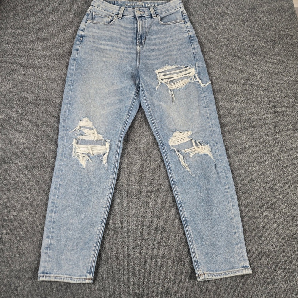 American Eagle Stretch Ripped distressed mom jeans size 4 light wash